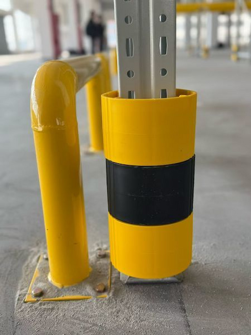 Flexible rack guards 